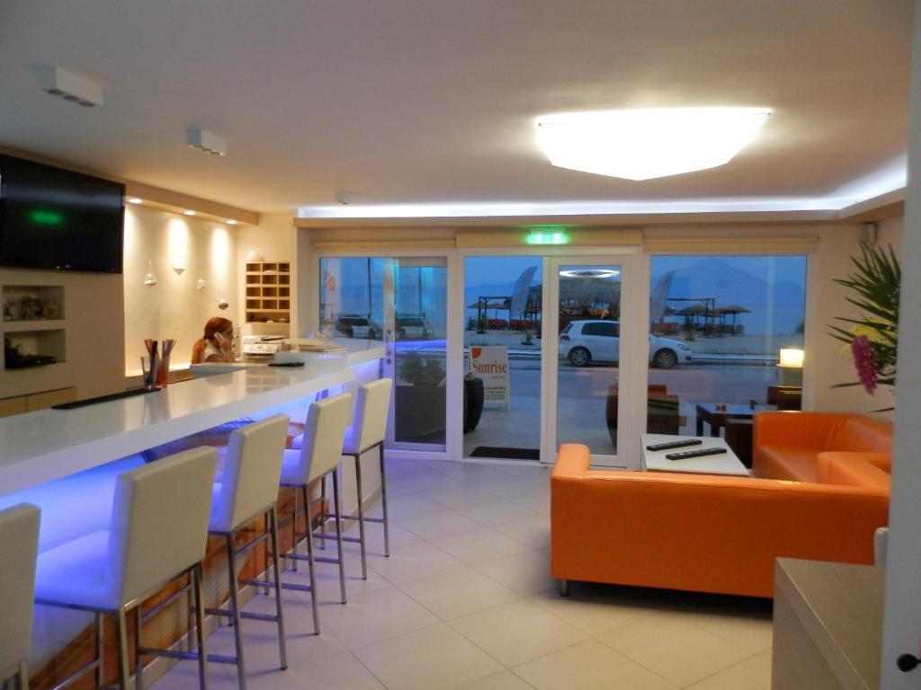 סארטי Sunrise Hotel מראה חיצוני תמונה